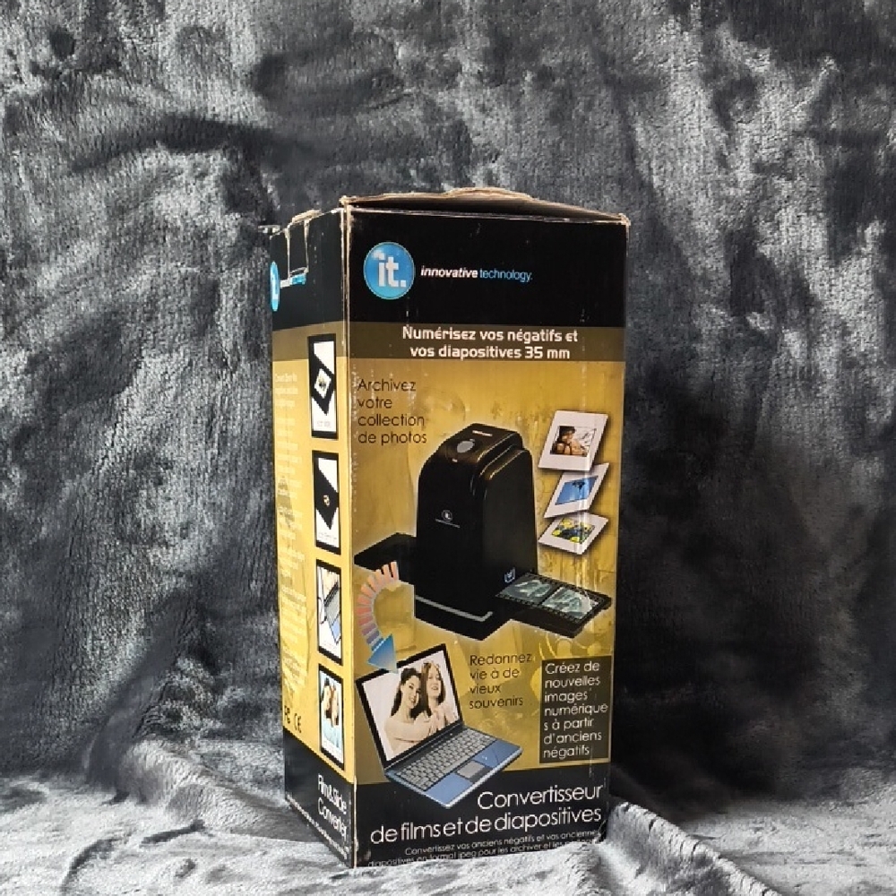 NIB Black Film and Slide Converter